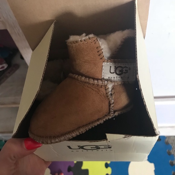 Baby uggs - Picture 1 of 1